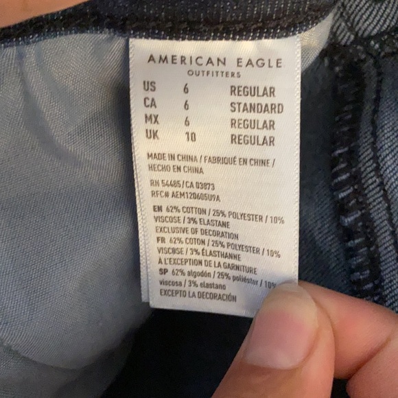 Women’s American Eagle High Waisted Jeans - Picture 3 of 4